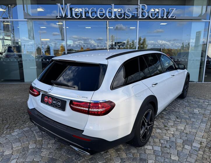 Mercedes-Benz Třídy E 27