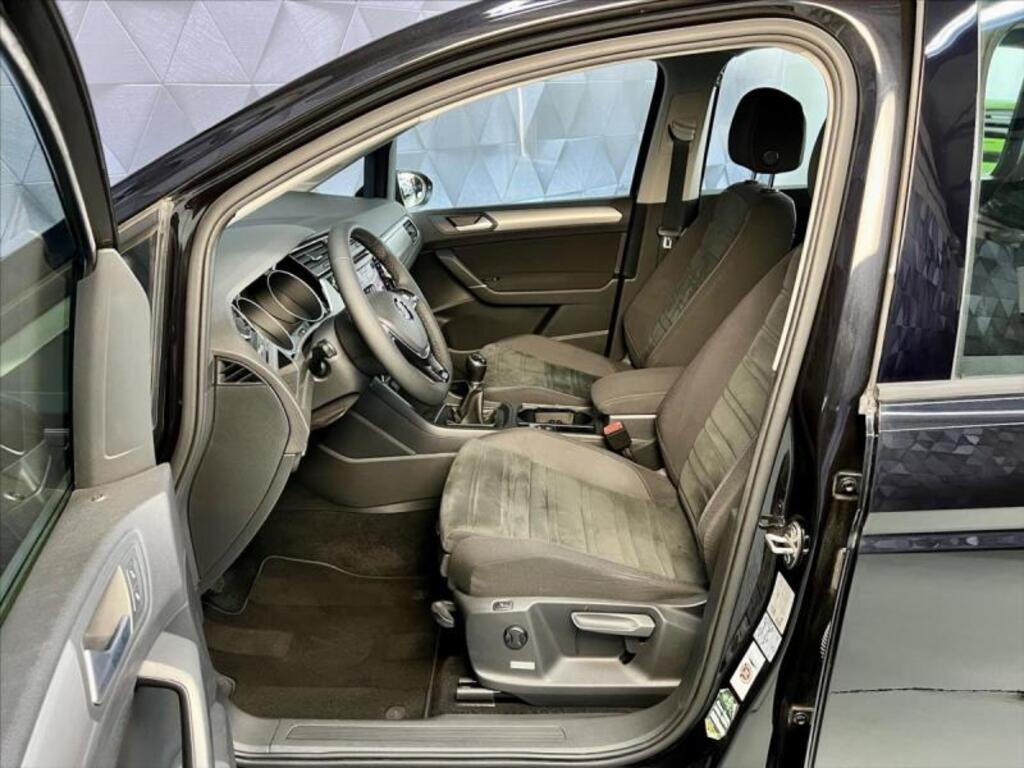 Volkswagen Touran 11