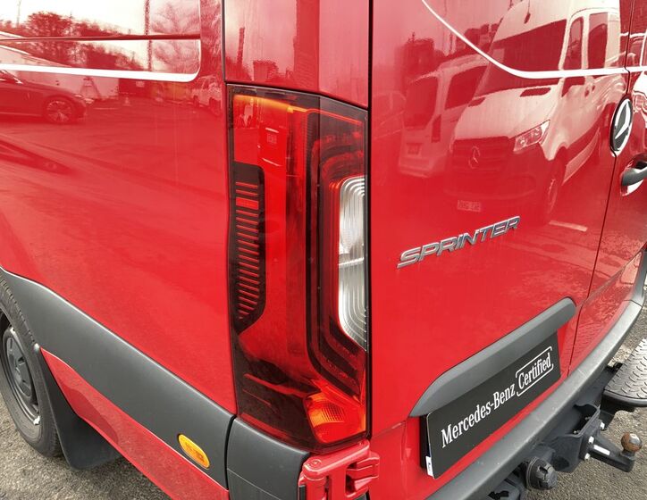 Mercedes-Benz Sprinter 10