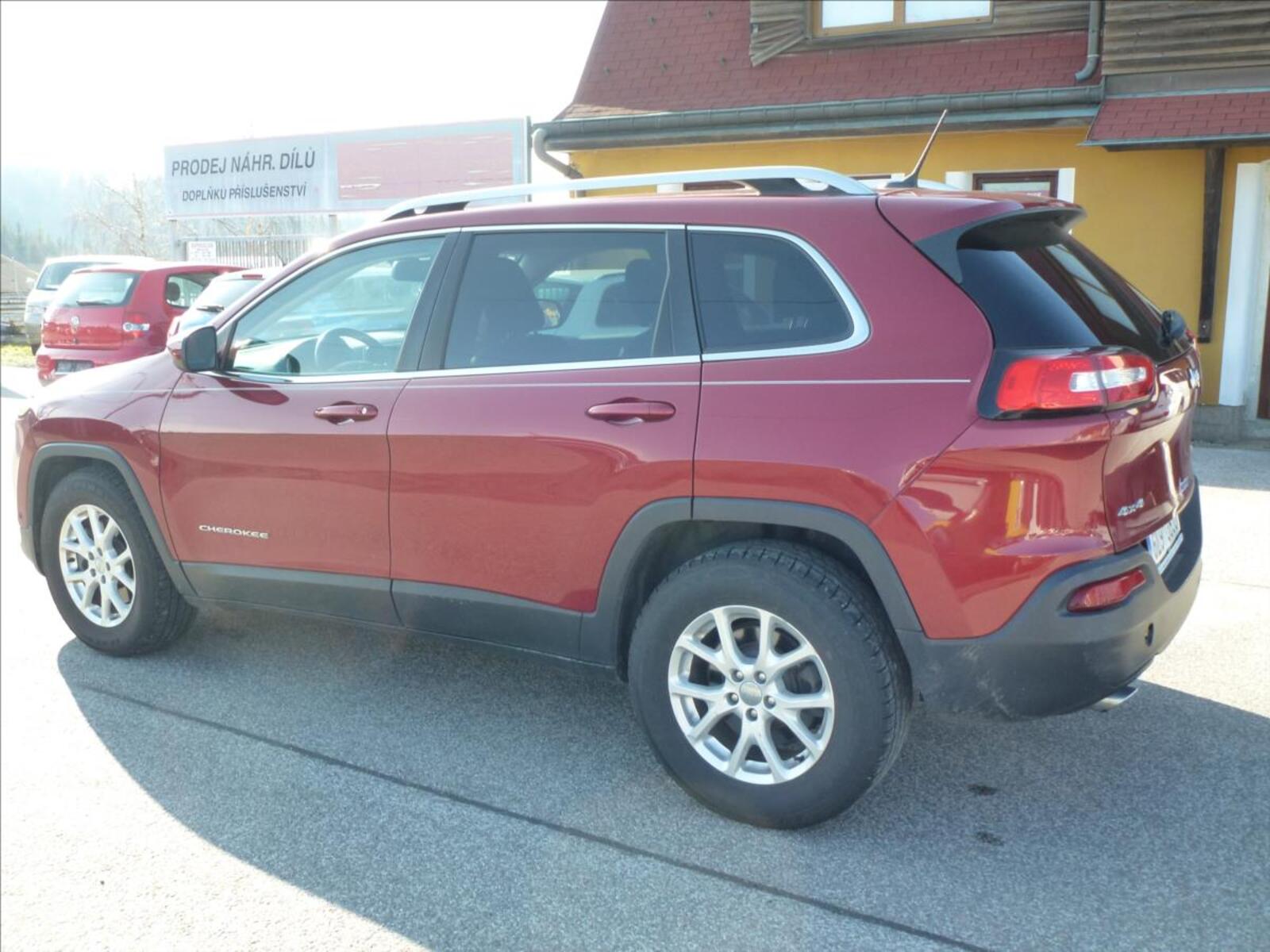 Jeep Cherokee 12
