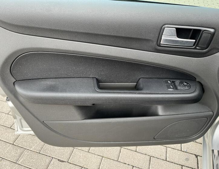 Ford Focus 12