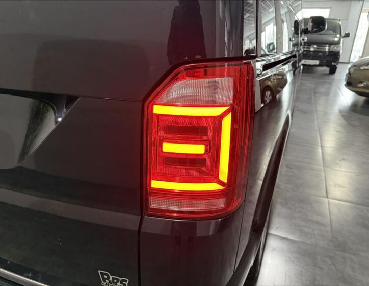 Volkswagen Multivan 28
