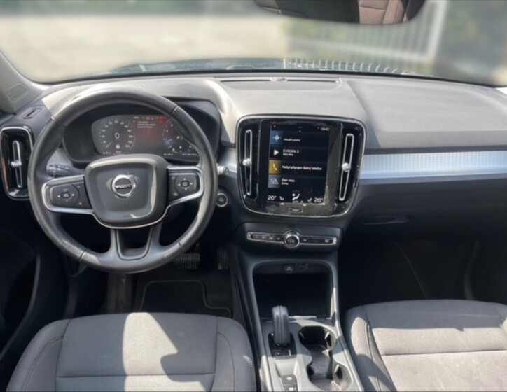 Volvo XC40 9