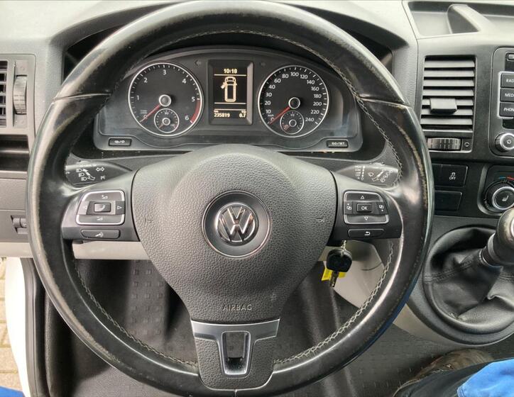 Volkswagen Transporter 13