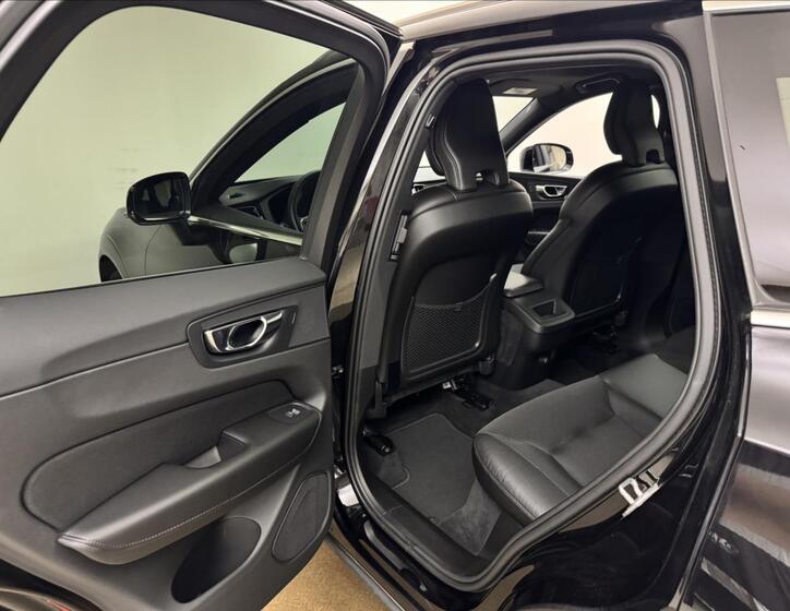 Volvo XC60 32