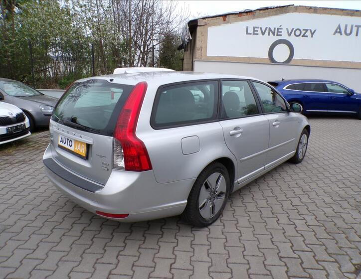 Volvo V50 5