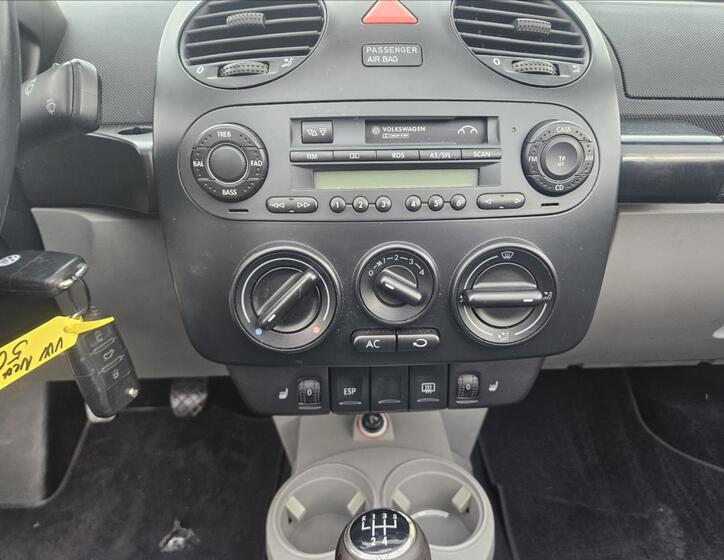 Volkswagen New Beetle 18