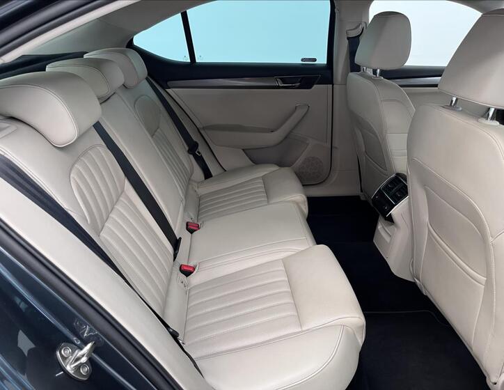 Škoda Superb 22