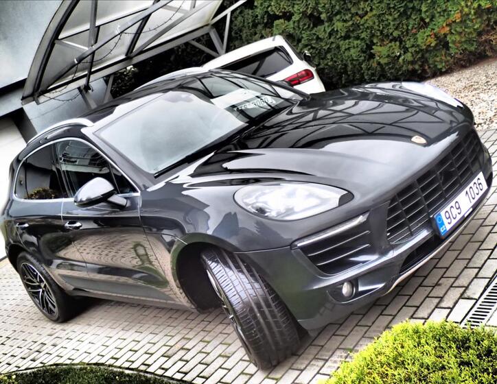 Porsche Macan 3