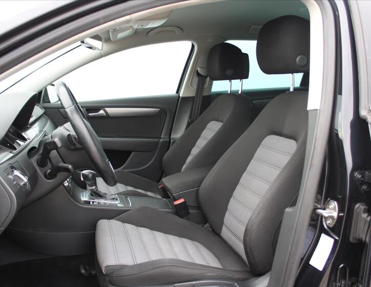 Volkswagen Passat 10