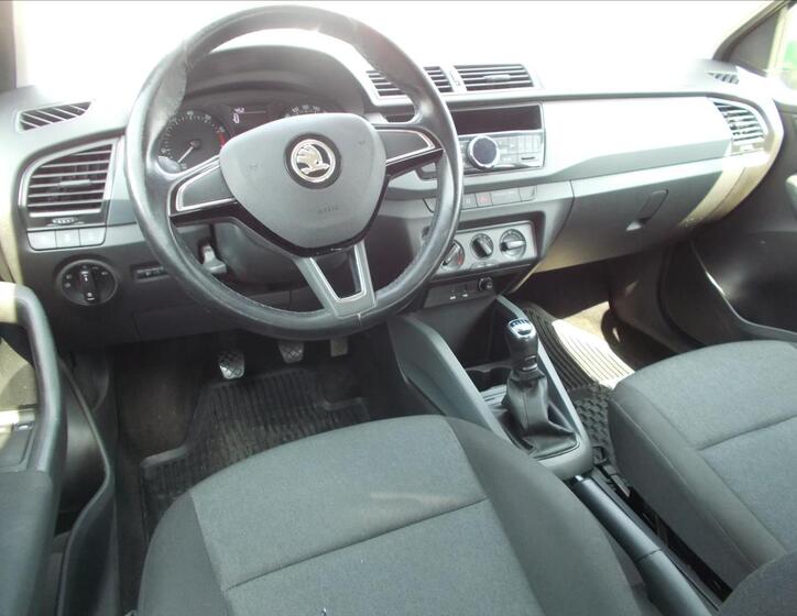 Škoda Fabia 16