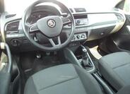 Škoda Fabia 16