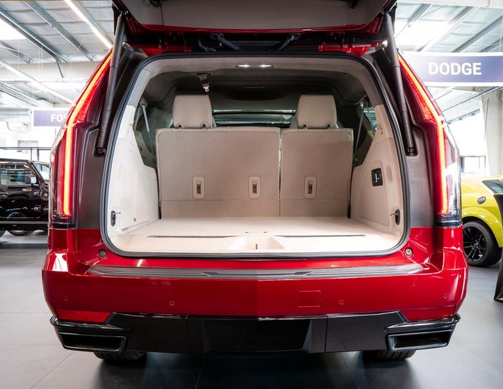 Cadillac Escalade 6