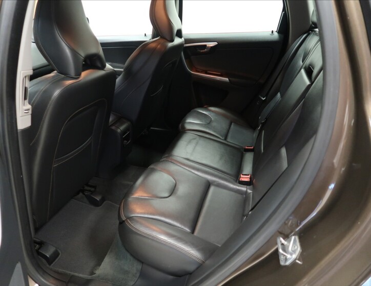 Volvo XC60 8