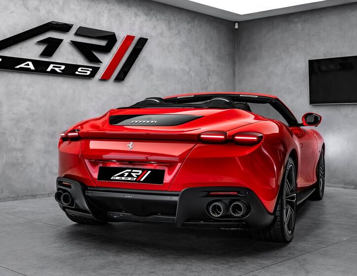 Ferrari Roma 8
