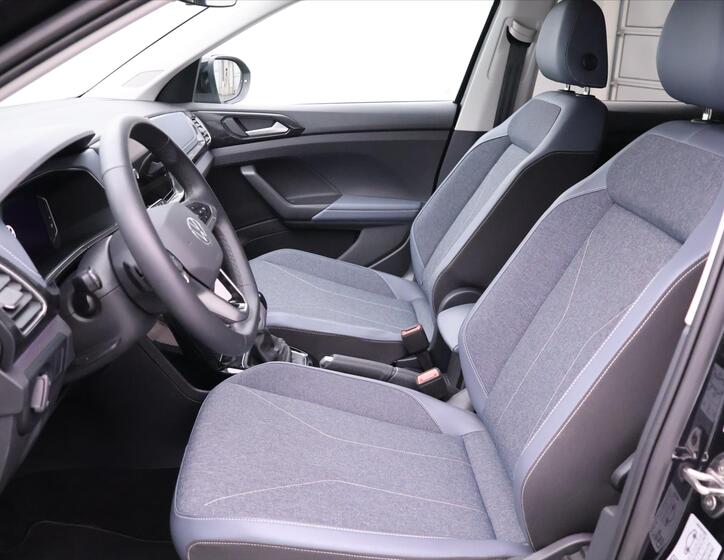 Volkswagen T-Cross 12