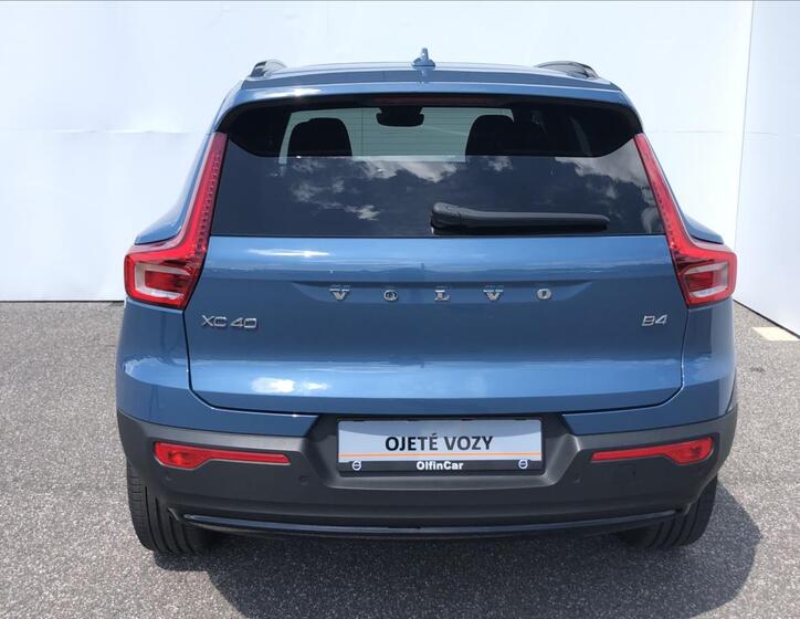 Volvo XC40 8