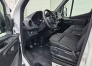 Mercedes-Benz Sprinter 9