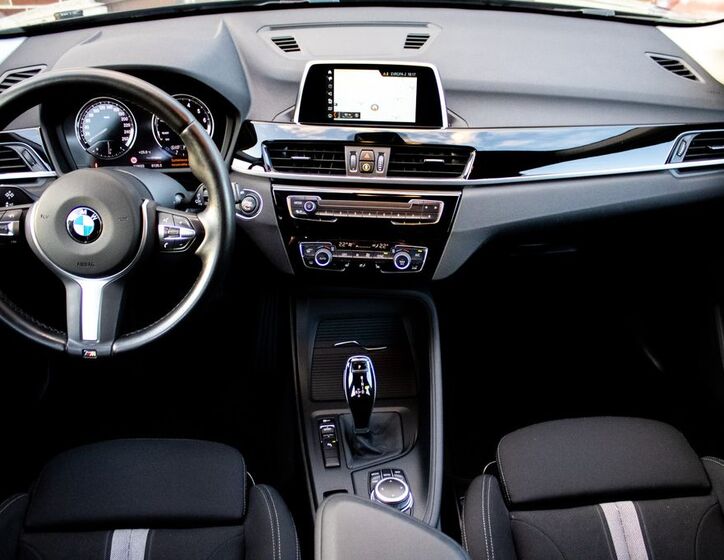 BMW X1 11