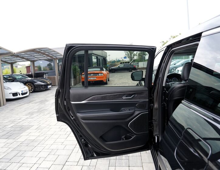 Jeep Grand Cherokee 21