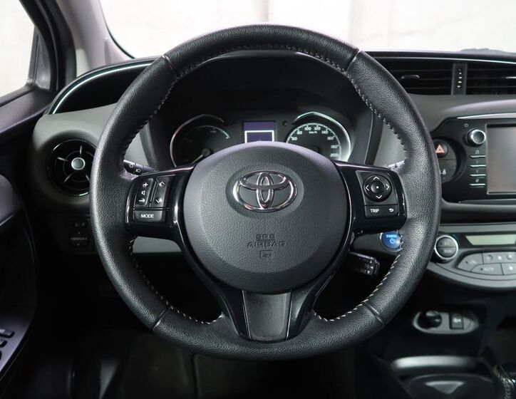 Toyota Yaris 14