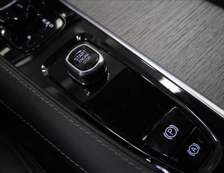 Volvo XC90 32