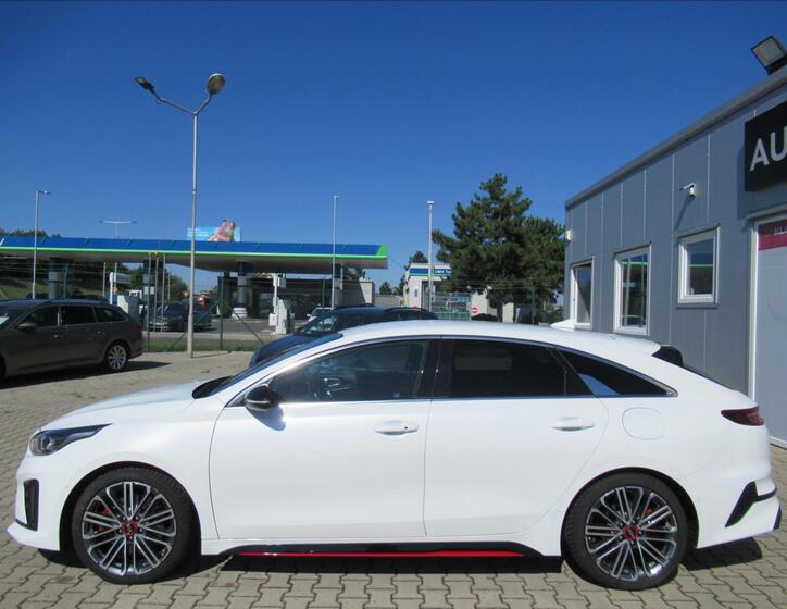 KIA ProCeed 3