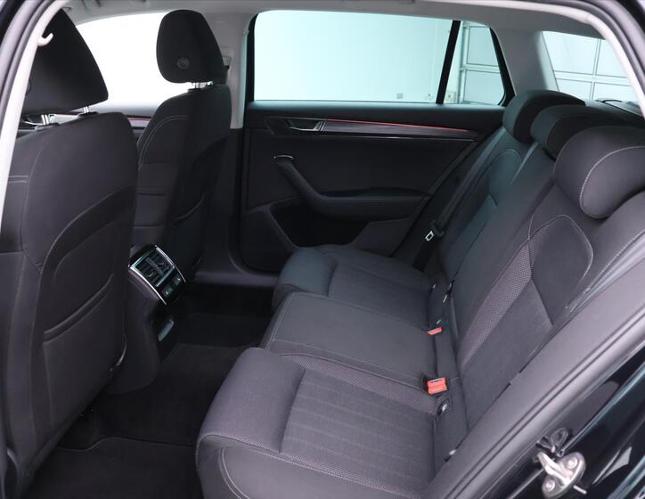 Škoda Superb 14