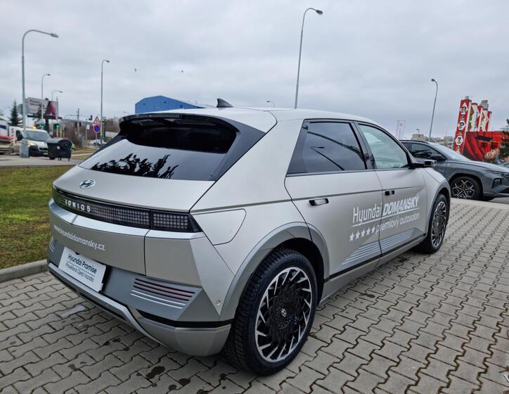 Hyundai Ioniq 5 6
