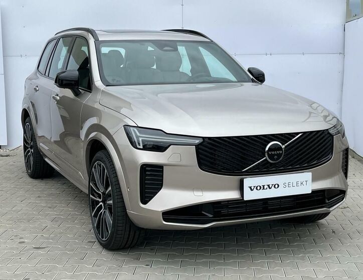 Volvo XC90 4