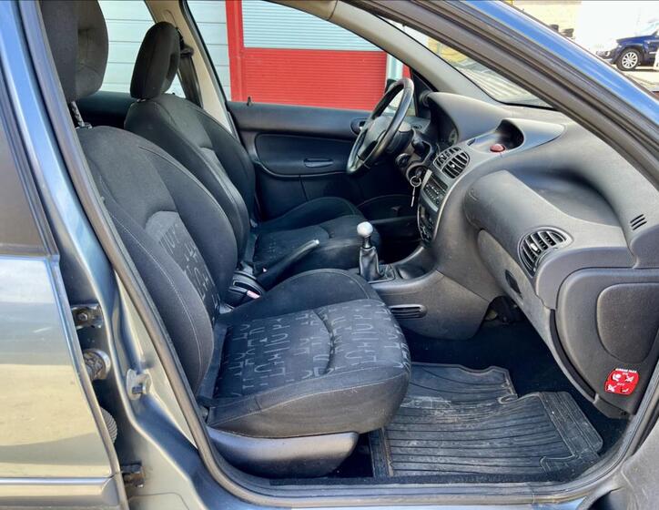 Peugeot 206 18