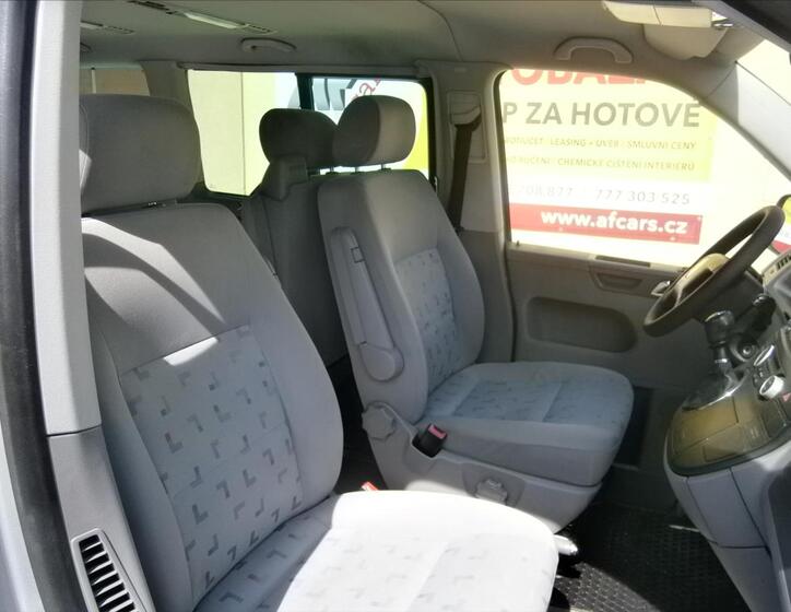 Volkswagen Multivan 10