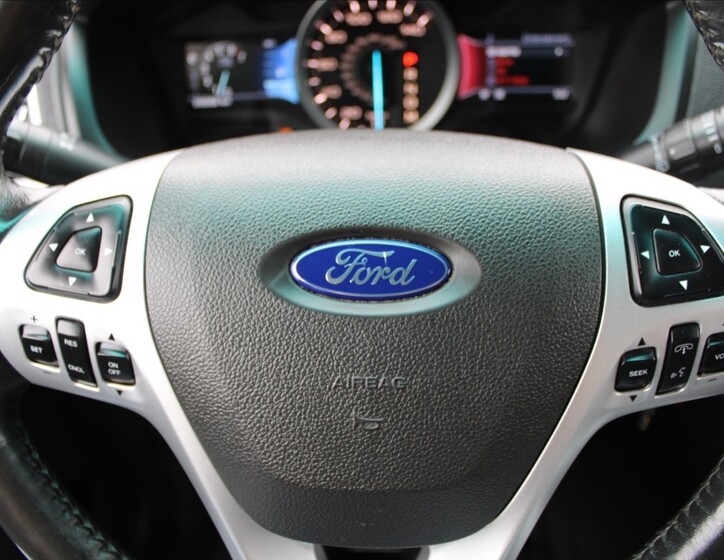 Ford Explorer 16