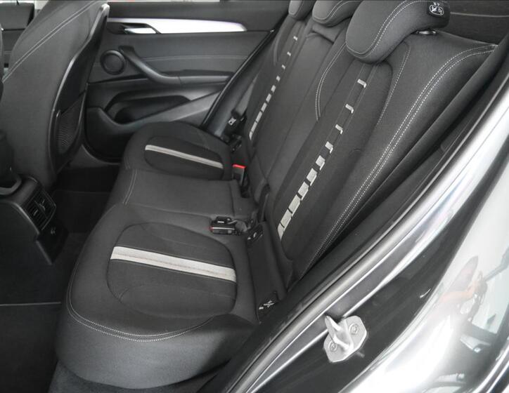 BMW X2 10
