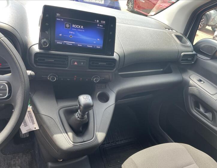 Toyota ProAce City 16