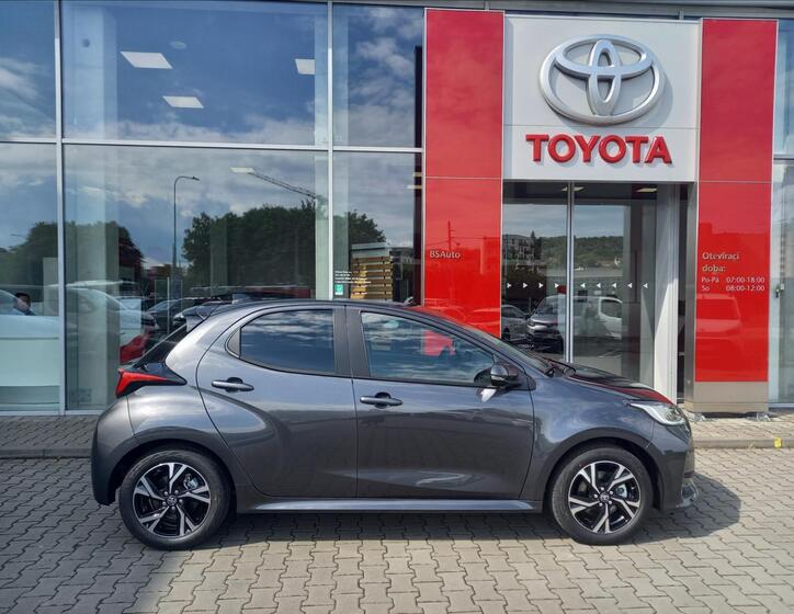 Toyota Yaris 6