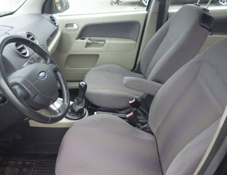 Ford Fusion 12