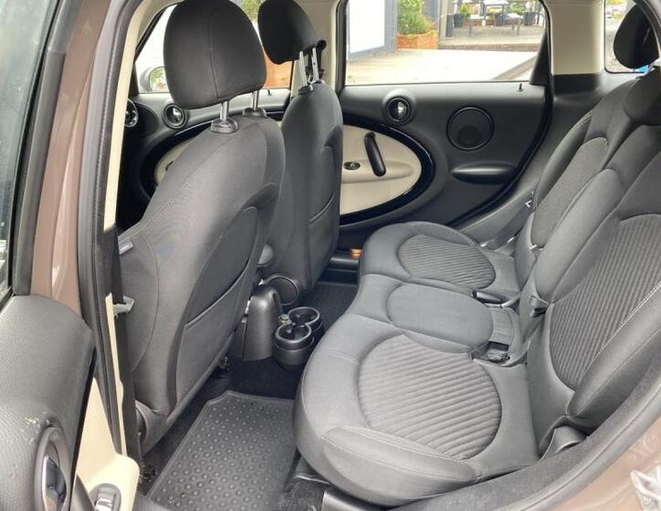 Mini Countryman 11