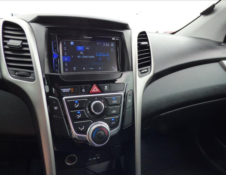 Hyundai i30 17