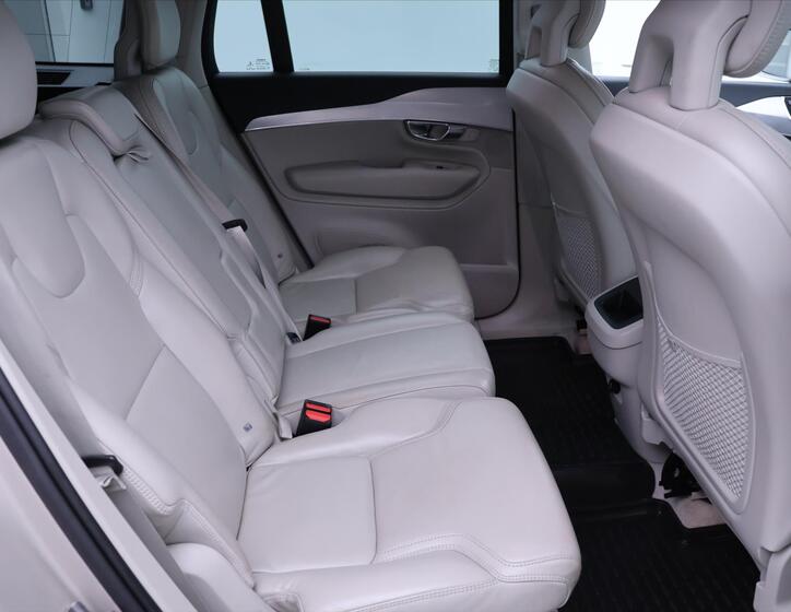 Volvo XC90 14