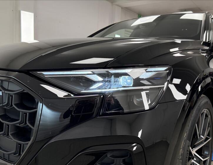 Audi Q8 46