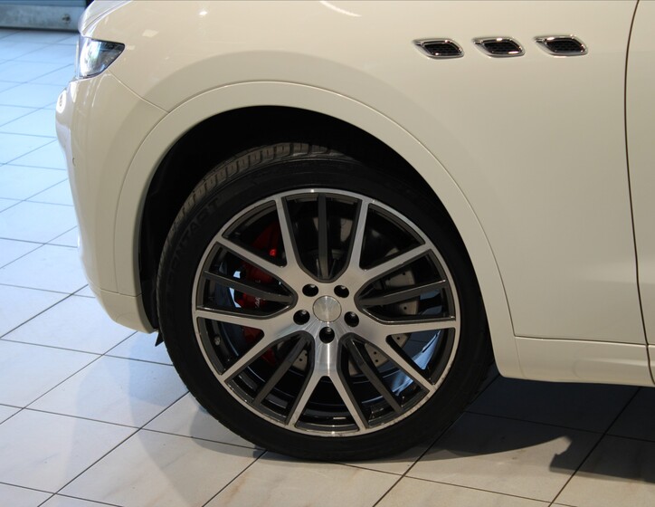 Maserati Levante 28