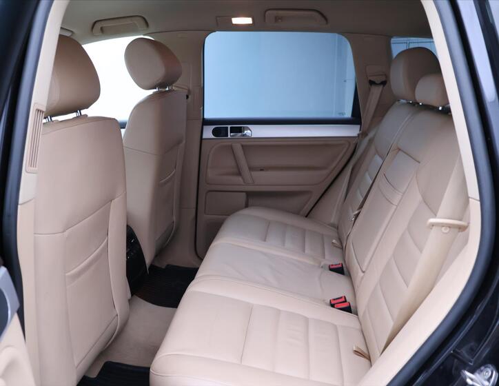 Volkswagen Touareg 15
