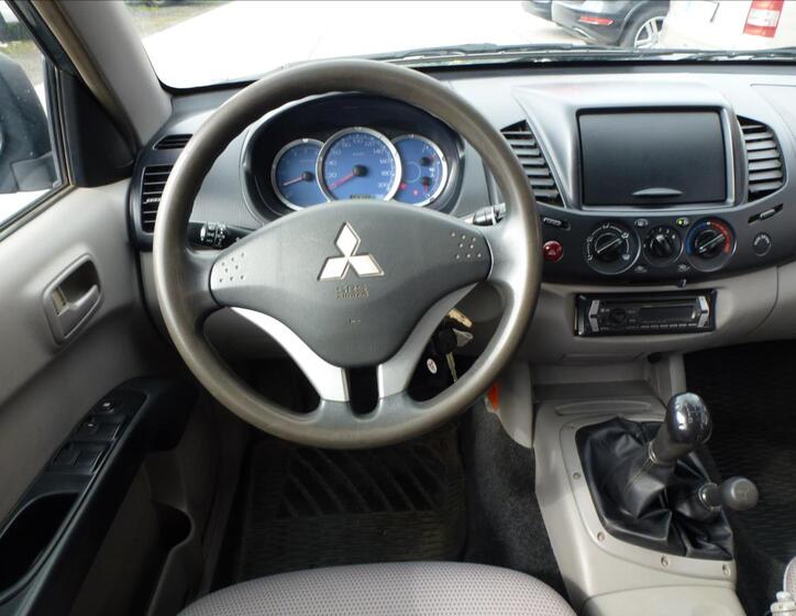 Mitsubishi L200 27