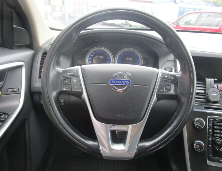 Volvo XC60 8