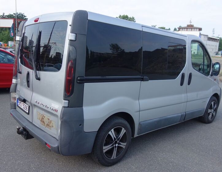 Opel Vivaro 8