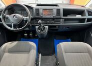 Volkswagen Caravelle 10