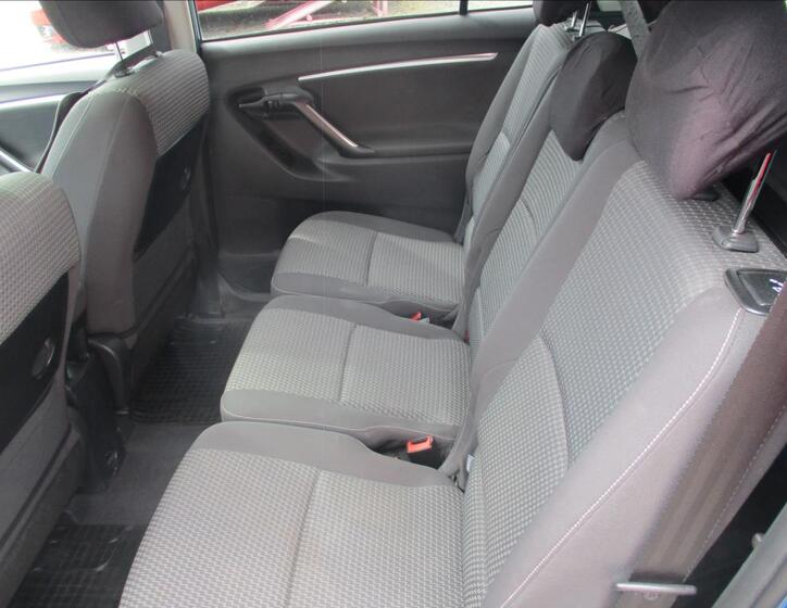 Toyota Verso 12