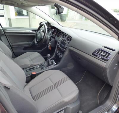 Volkswagen Golf 44