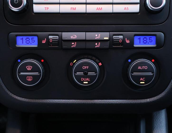 Volkswagen Golf 25